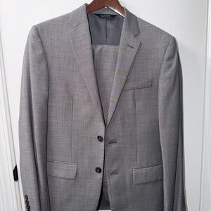 Jos. A. Bank Men's Traveler Suit Grey 37S  Slim Wool Jacket with 31Wx30L Pants